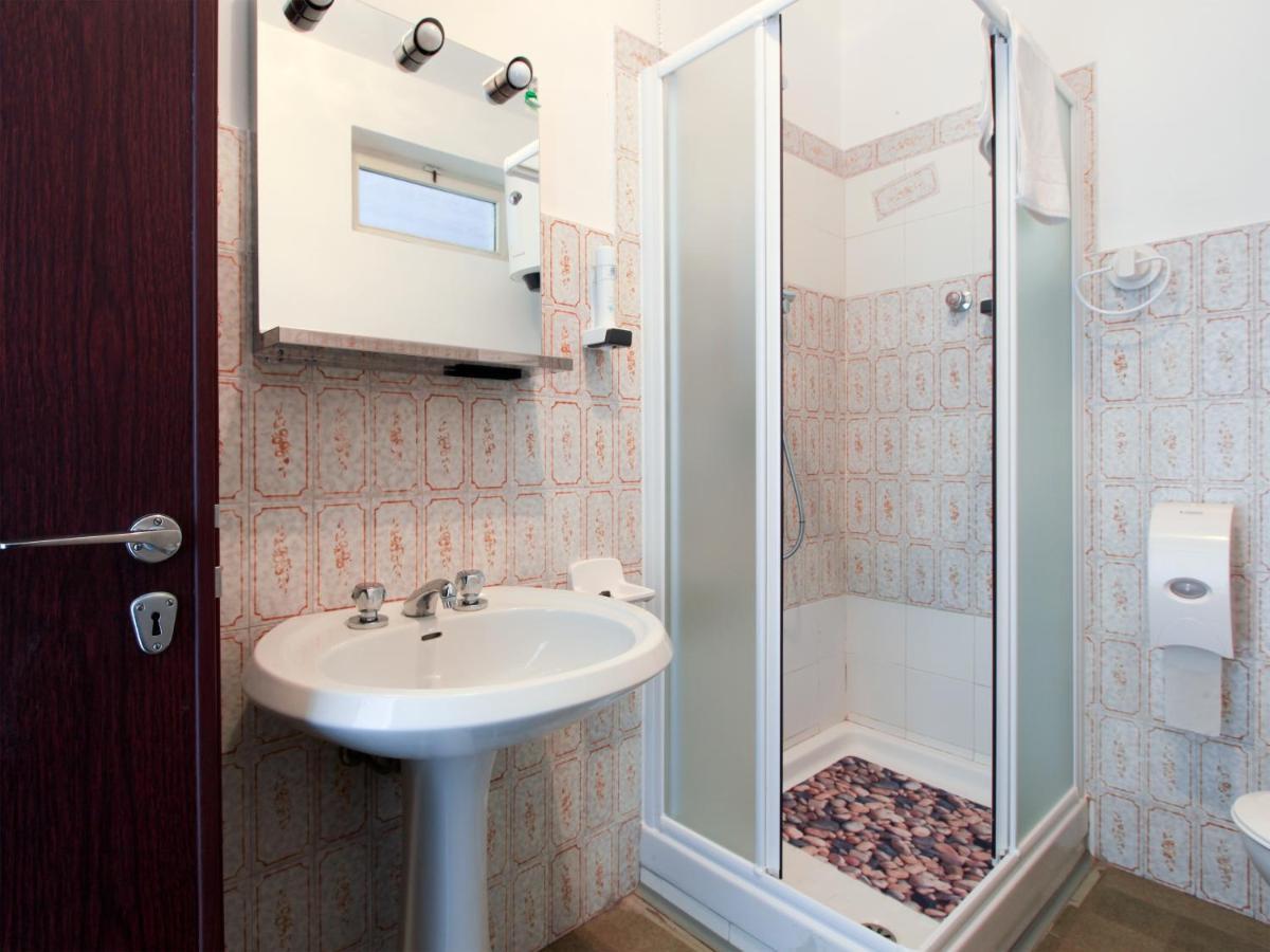 Hotel Funivia Laveno-Mombello Habitación foto